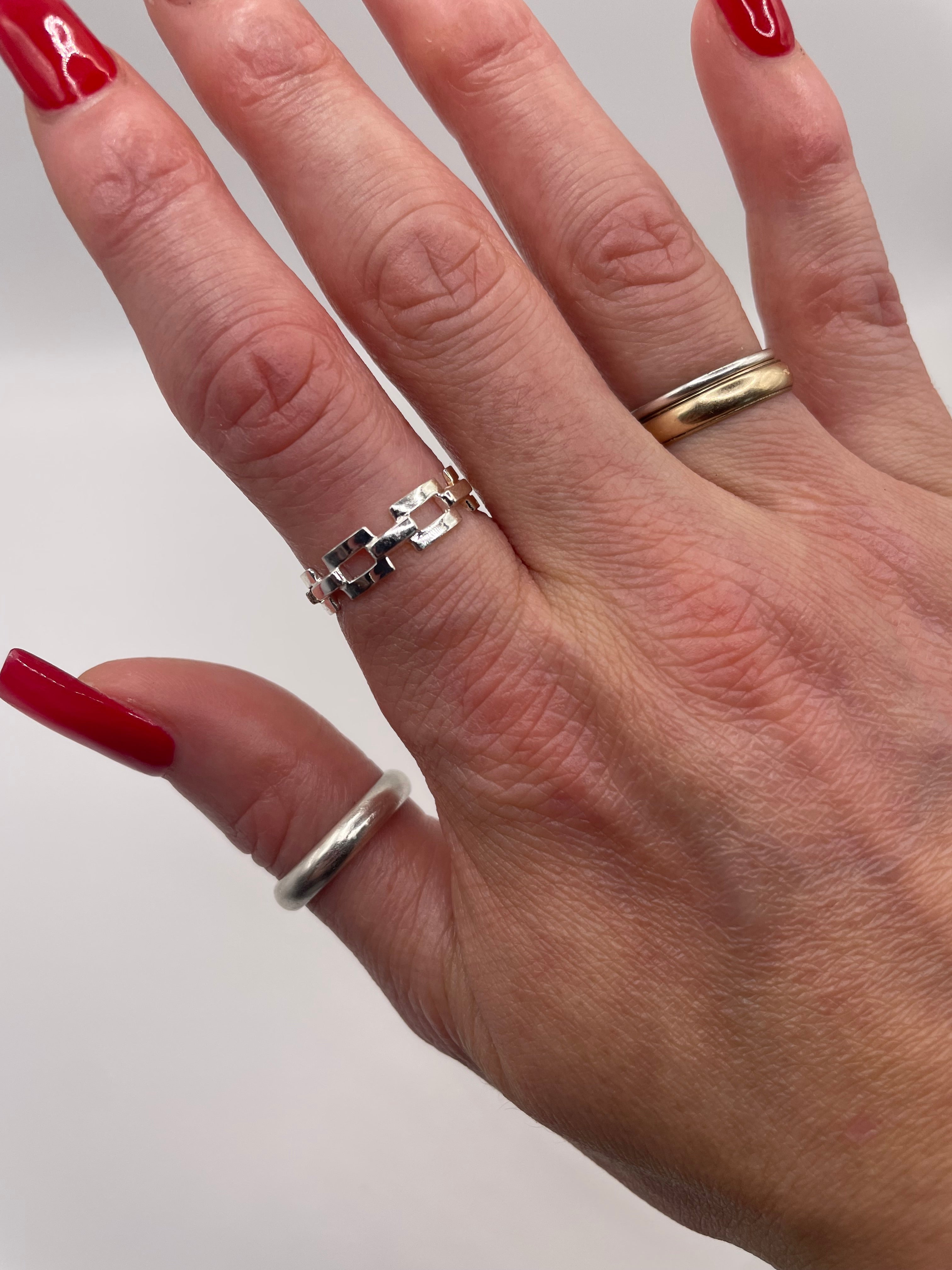 The Chain Link Ring