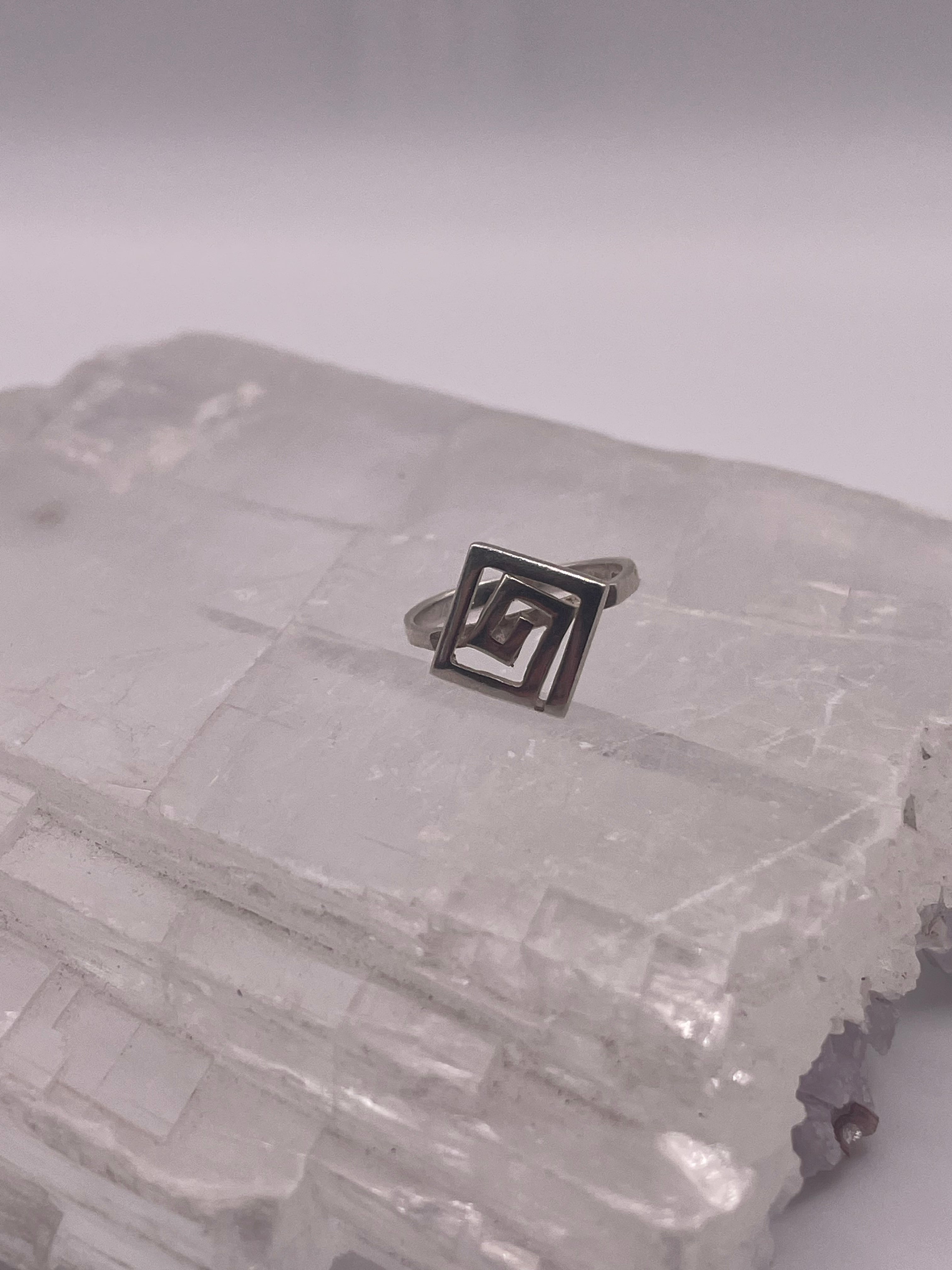 Little Miss Hypnotist Ring