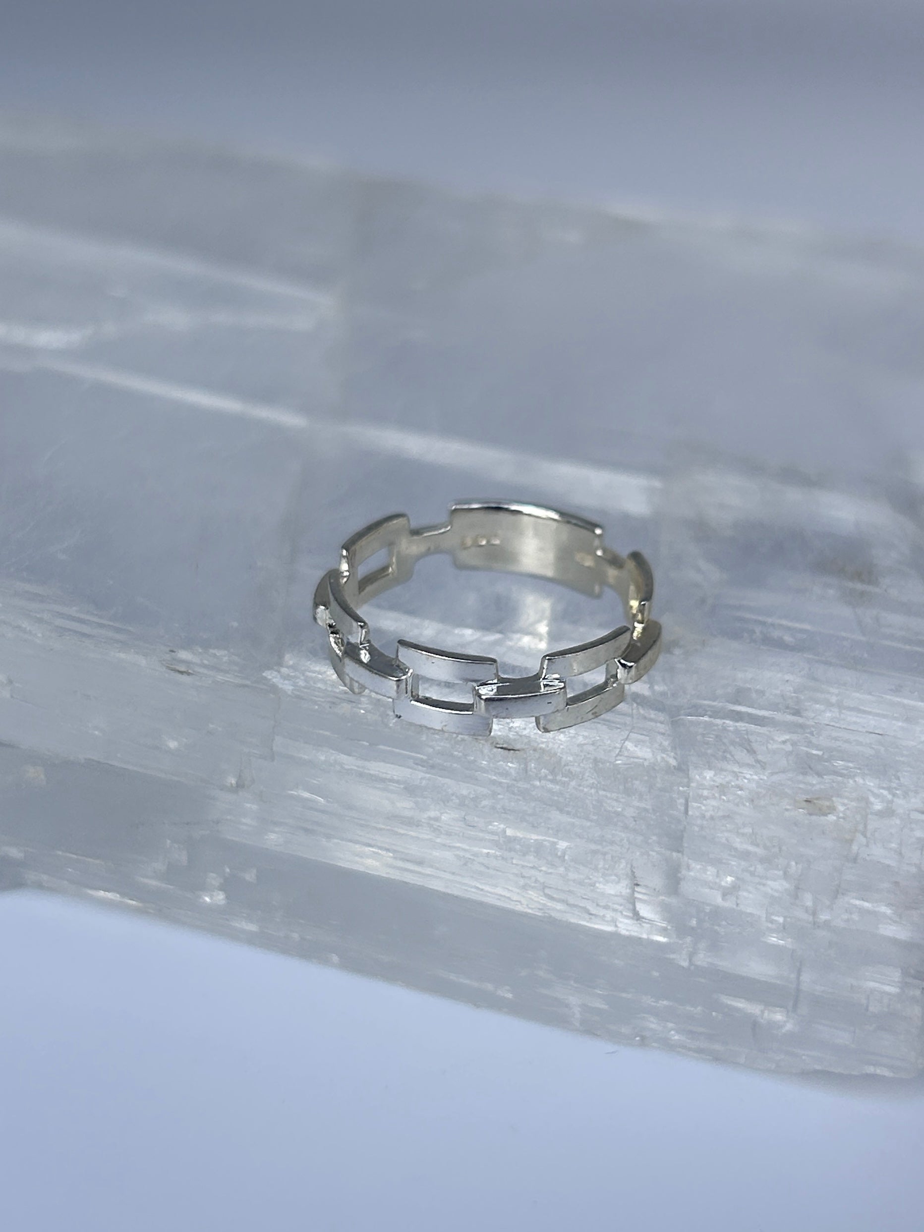The Chain Link Ring