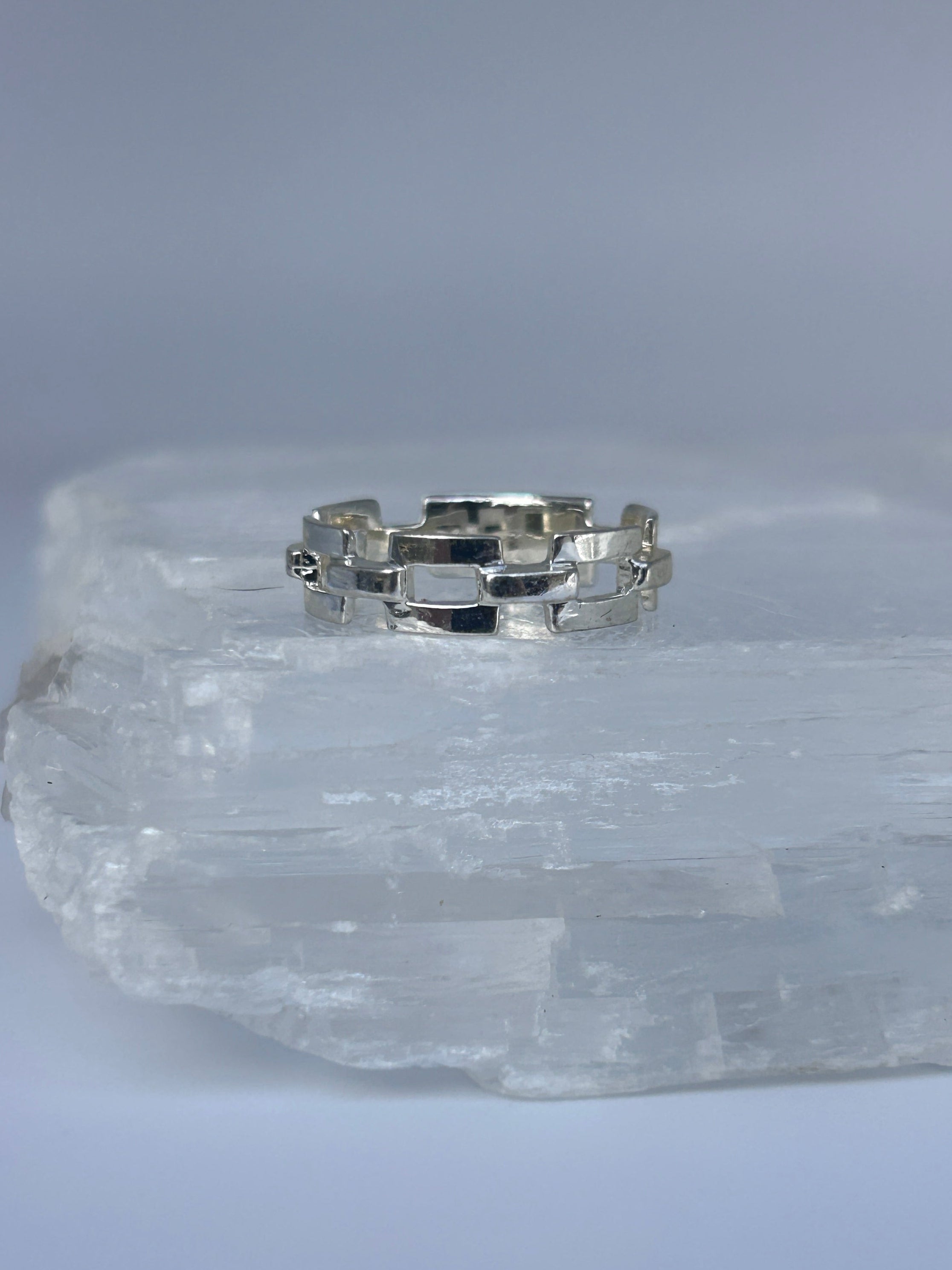 The Chain Link Ring